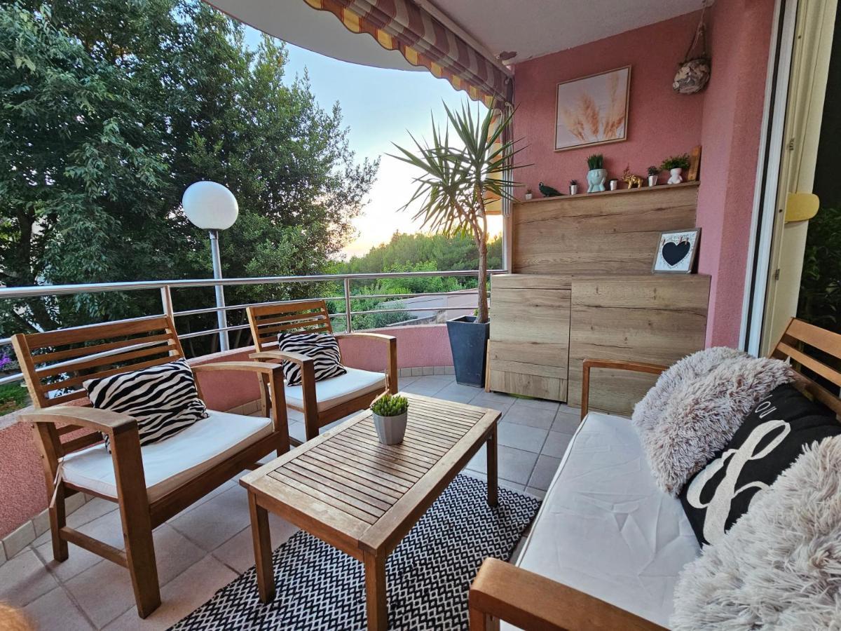 Nona Apartman Zára Kültér fotó